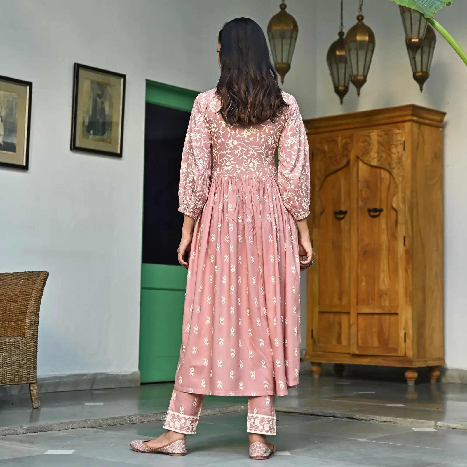 Blush Pink Floral Jaal V Neck Kurta Pant Co-ord Set