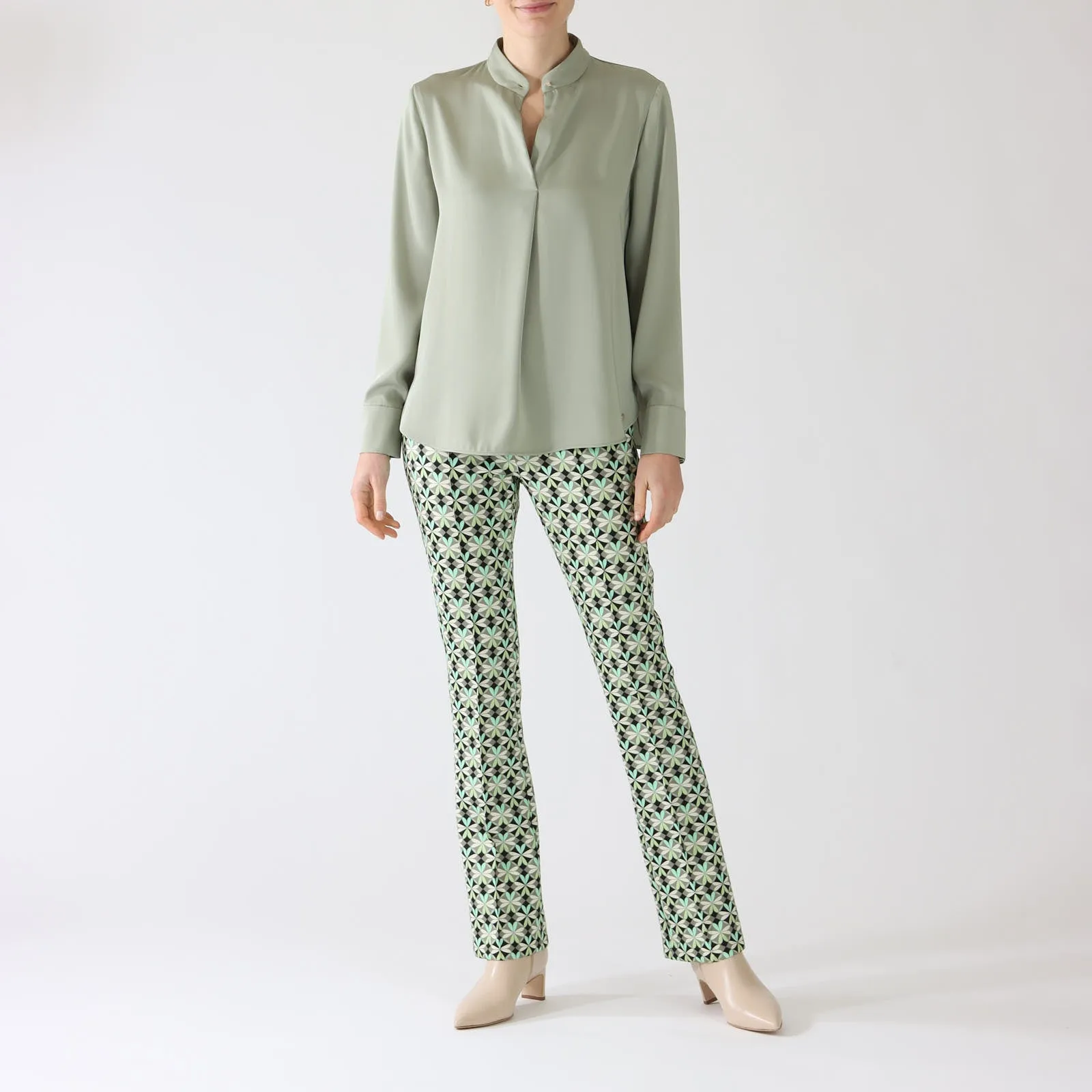 Soft Malachite Heartfoil Frederica Printed Bootleg Pants